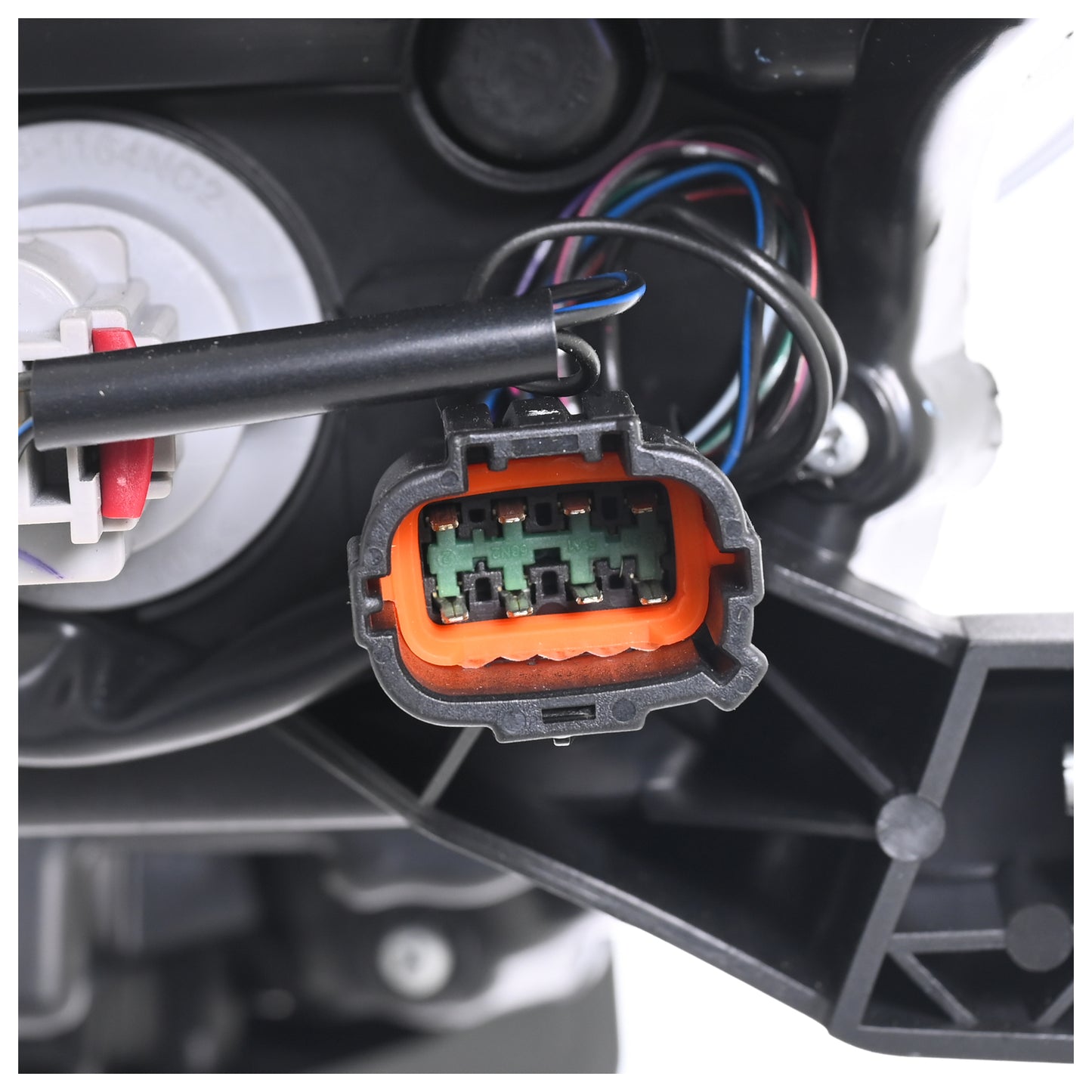 019-2316-74 FARO DERECHO PARA NISSAN SENTRA 2024-2025